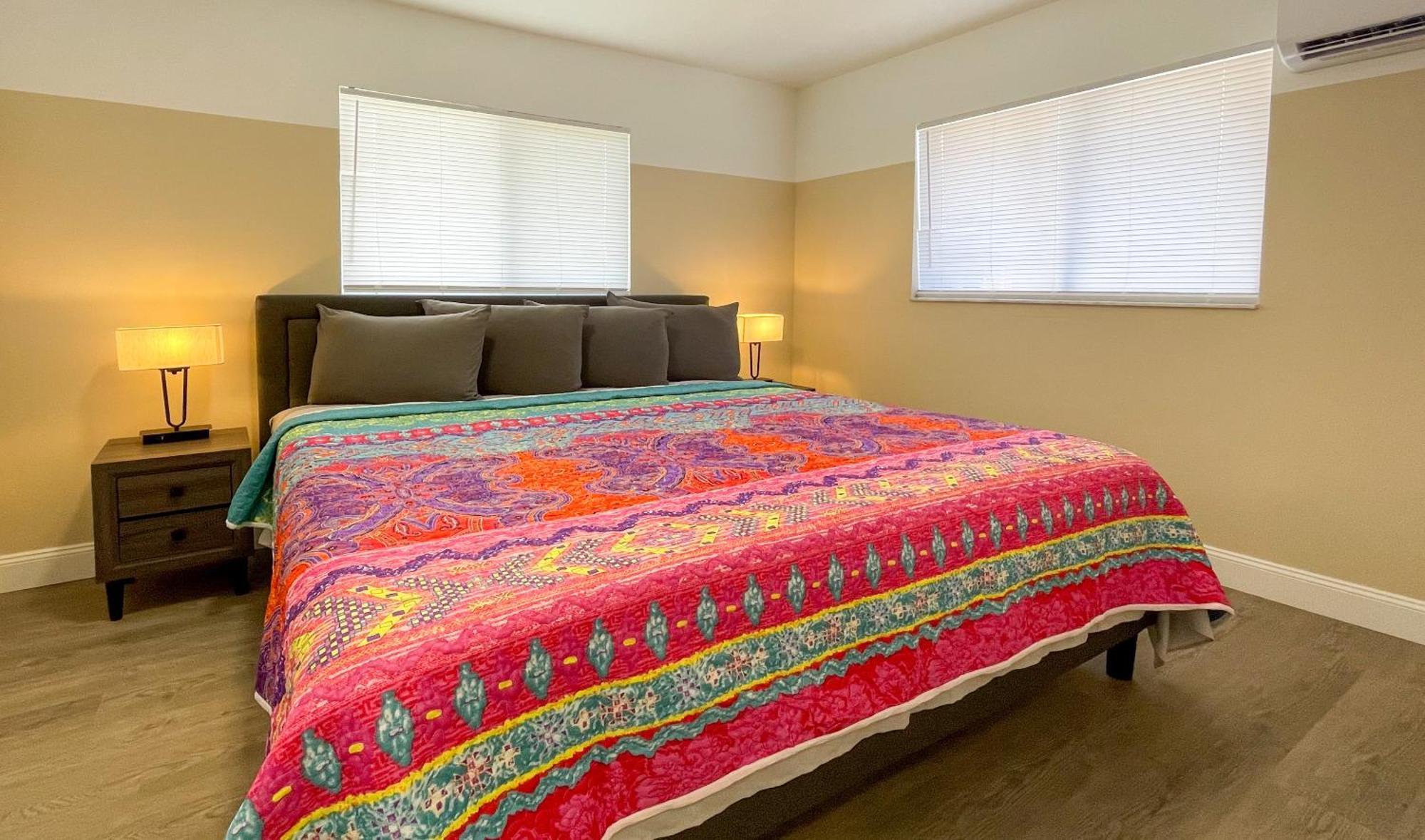 Lazy Cuckoo Inn - Sleek And Stylish Studio Apartments Fort Myers Beach Luaran gambar